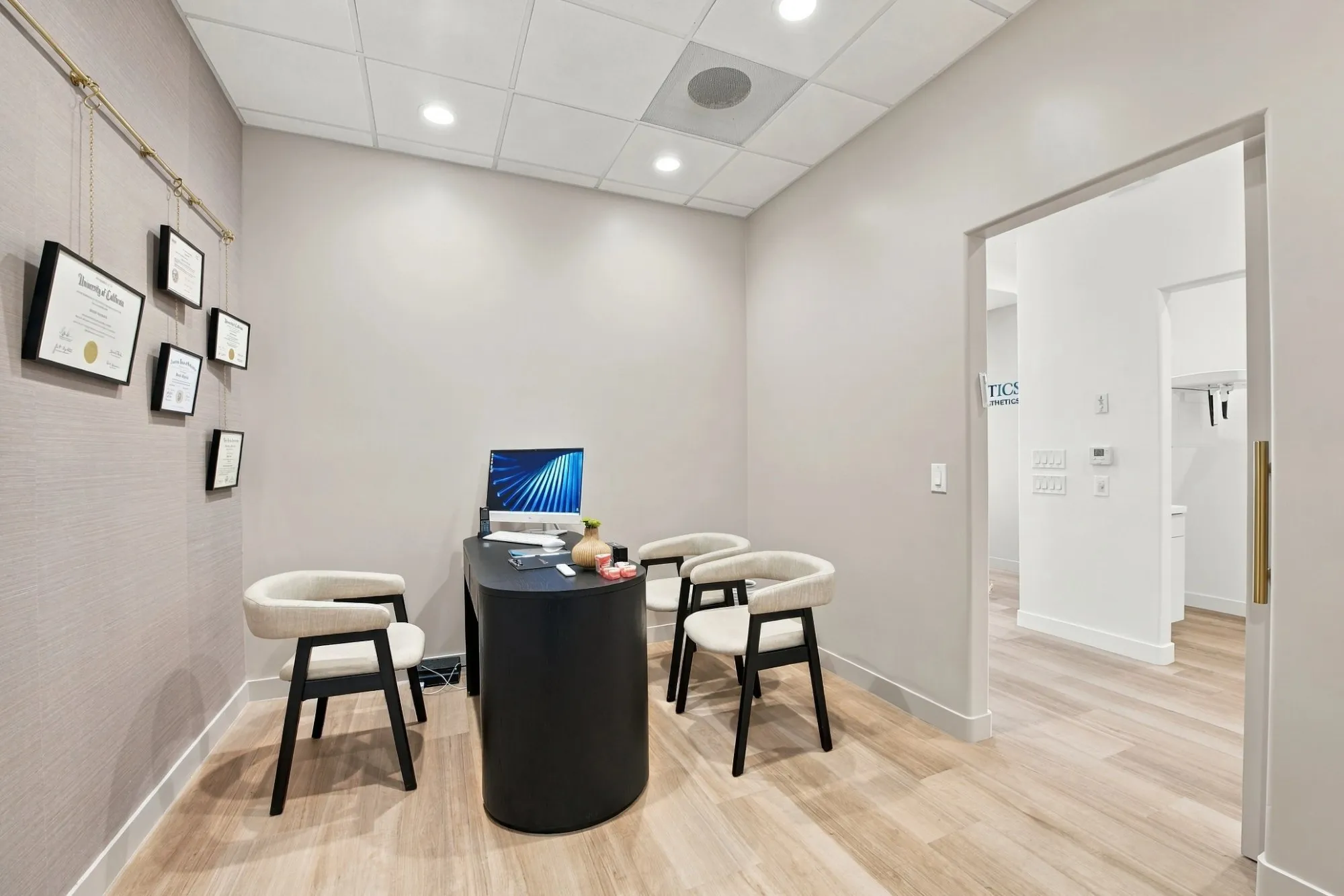 The consultation area at SC Orthodontics in Valencia